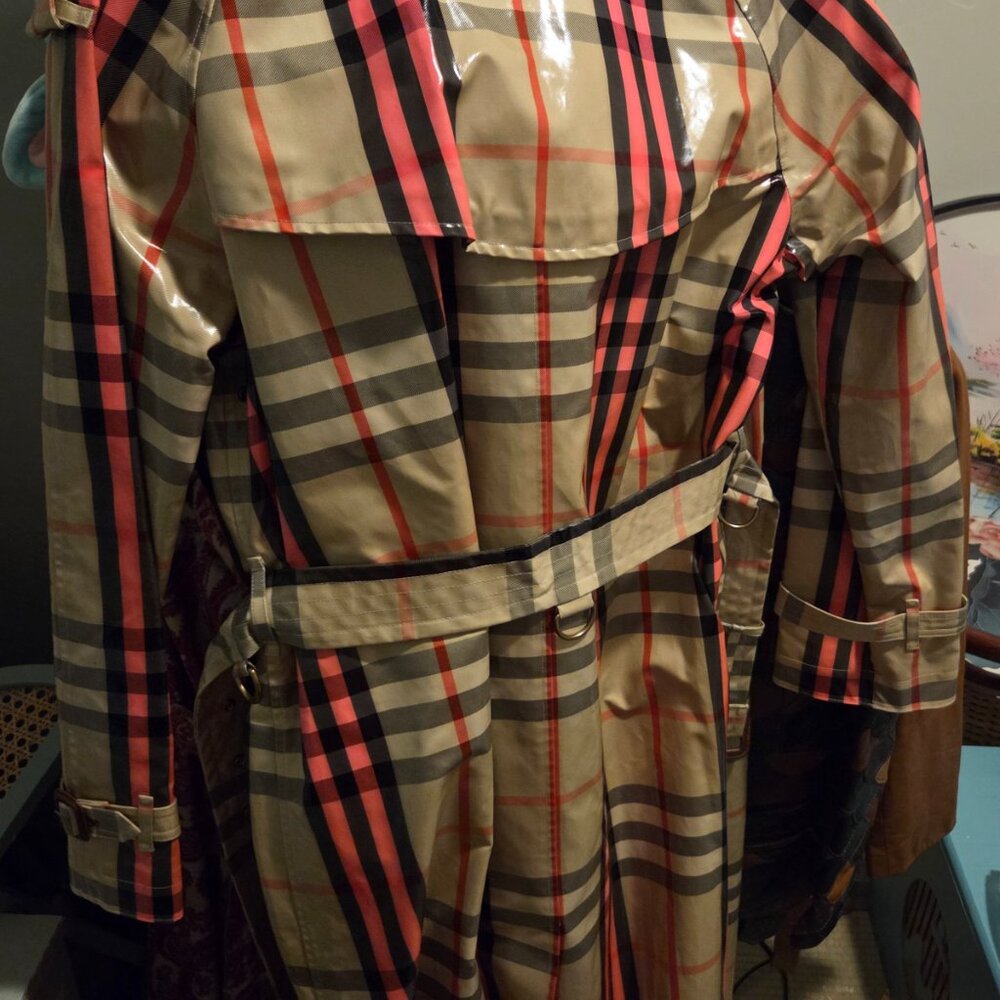 Burberry New w/Tags Neon Pink Check Trenchcoat - Picture 8 of 9